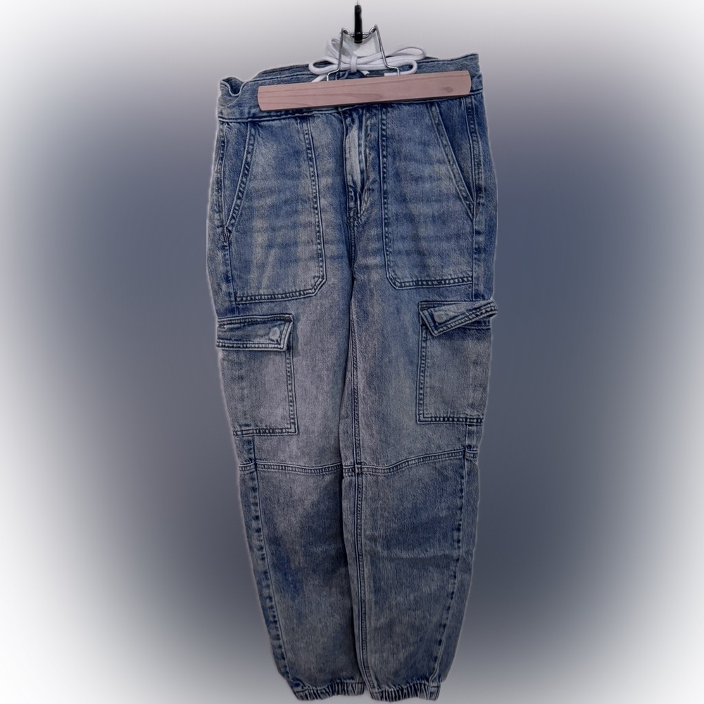 American Eagle Jeans. Front and Back Pockets. Blue. Drawstring. Size 000